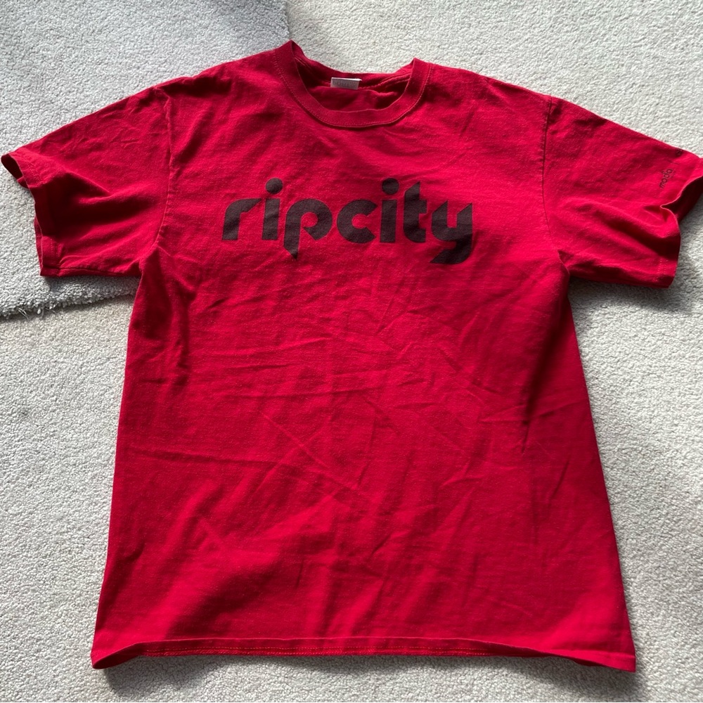Portland Trail Blazers T-Shirt Red size Large Rip City Tee moda center